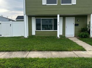 17 Lawrence Ct, Sicklerville, NJ 08081