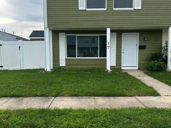 17 Lawrence Ct, Sicklerville, NJ 08081