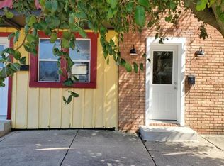 210 1/2 W Franklin St, Winchester, IN 47394