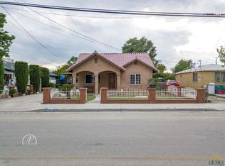 809 Walnut Dr, Arvin, CA 93203