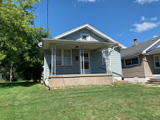 2119 N Underhill St photo 1