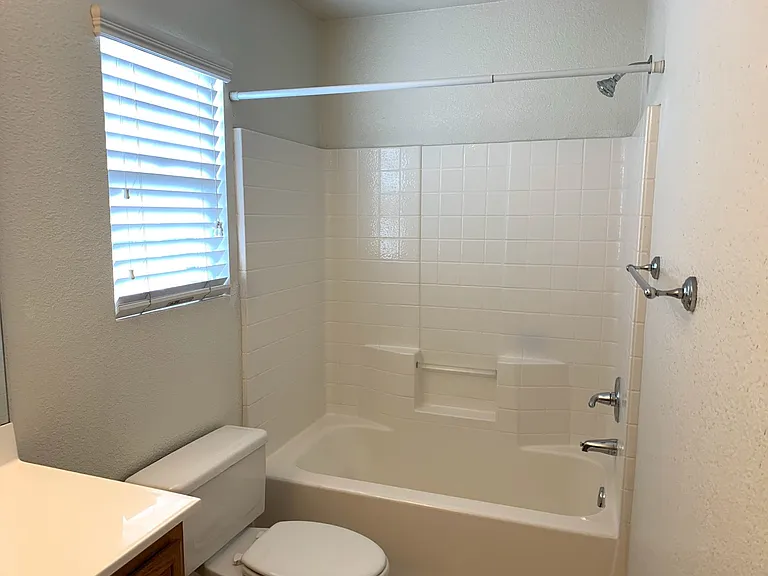 27350 Dearborn Dr — Photo 14