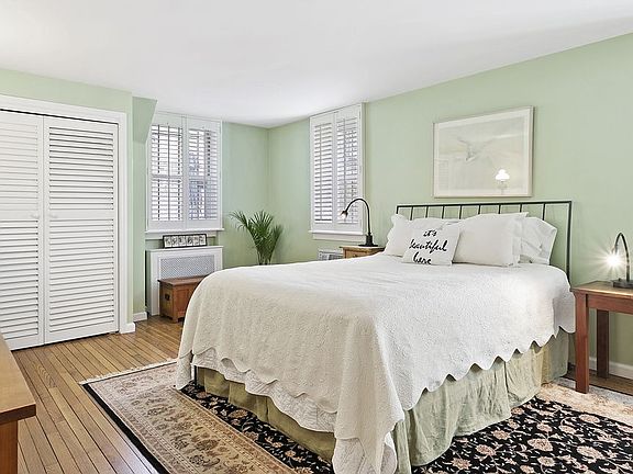 3rd image of 34 W 76th St APT 2