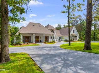 409 Cedarmont Dr, Madison, MS 39110