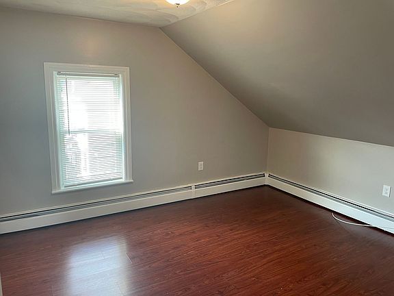 4th image of 9 Forest Ave Floor 3