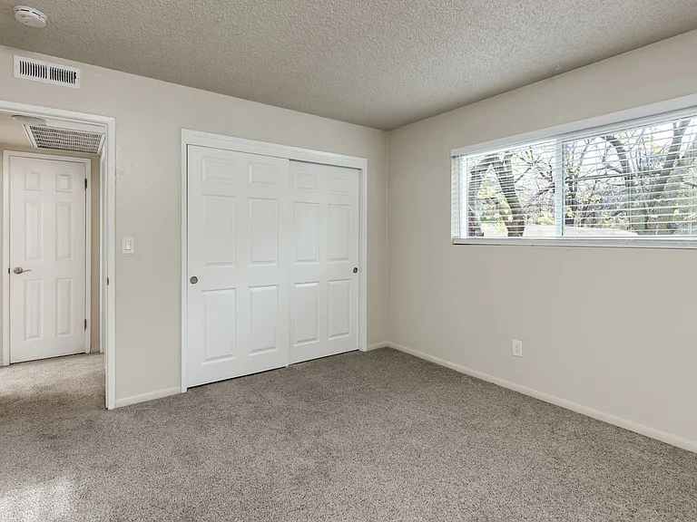 Walnut Tree Manor — Photo 9