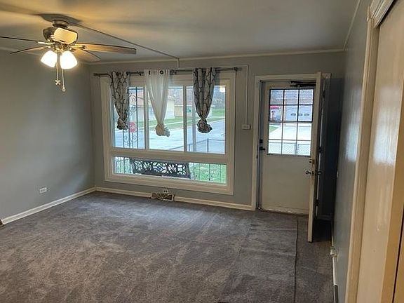3rd image of 14100 S Hoxie Ave #1
