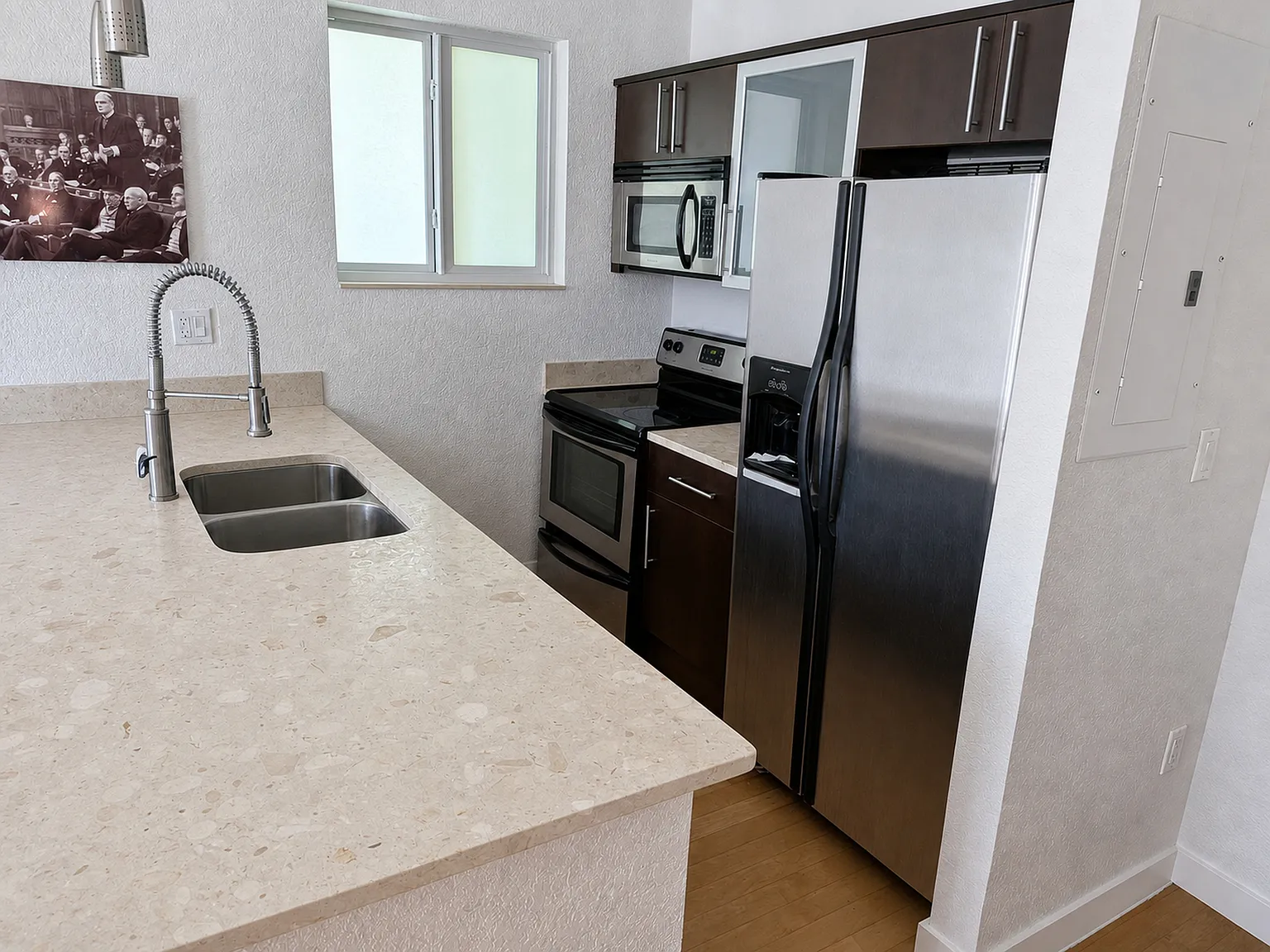 2 bed, 840 sqft, $3,375 — Photo 3