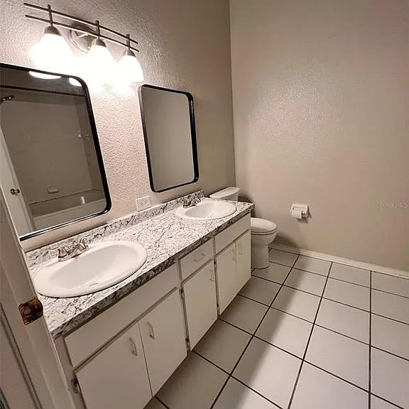 8674 Hunters Key Cir — Photo 15