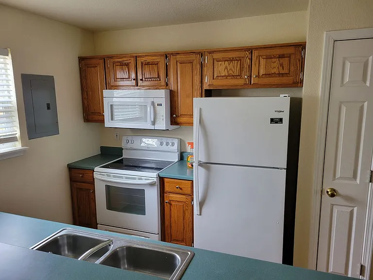 4522 Waterloo Dr — Photo 18