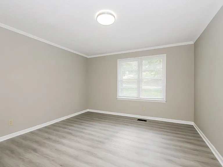 1857792_023_main_bedroom_12933157.jpg
