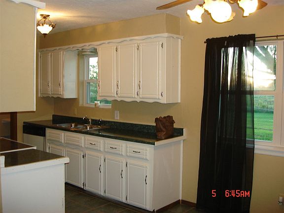 2nd image of 4216 County Street 2806