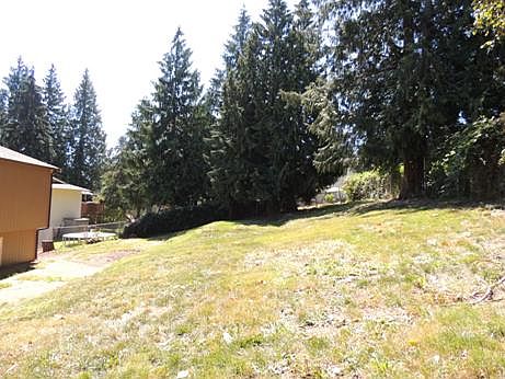5th image of 20418 Larita Dr E