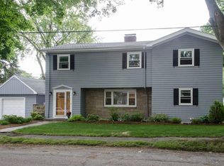 15 Saturn Rd, Marblehead, MA 01945