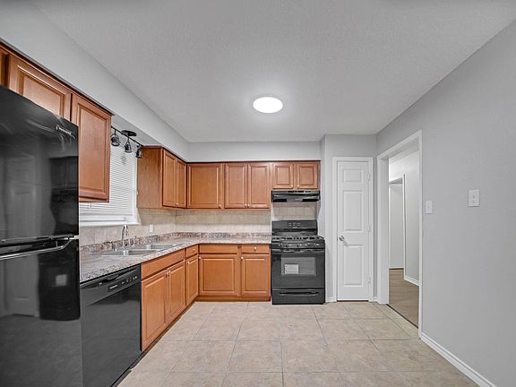 4th image of 5911 Shirley Mae Ln