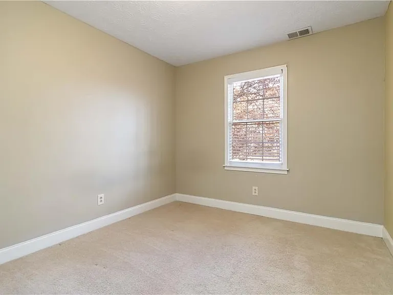 888 Chartley Dr SW — Photo 22