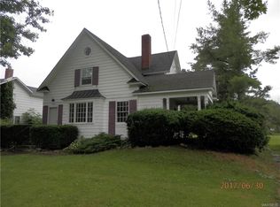 16 Francis St, Middleport, NY 14105