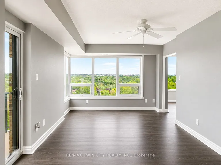 237 King St W #703 — Photo 4