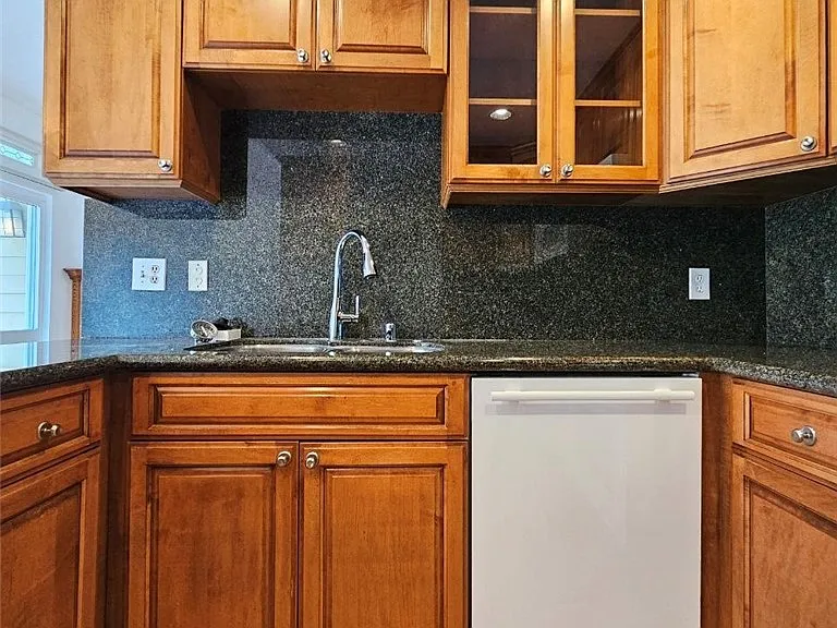 7704 Marbrook Way — Photo 13
