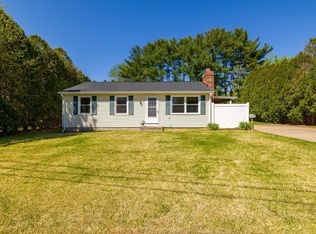 32 Bayberry Rd, Woonsocket, RI 02895