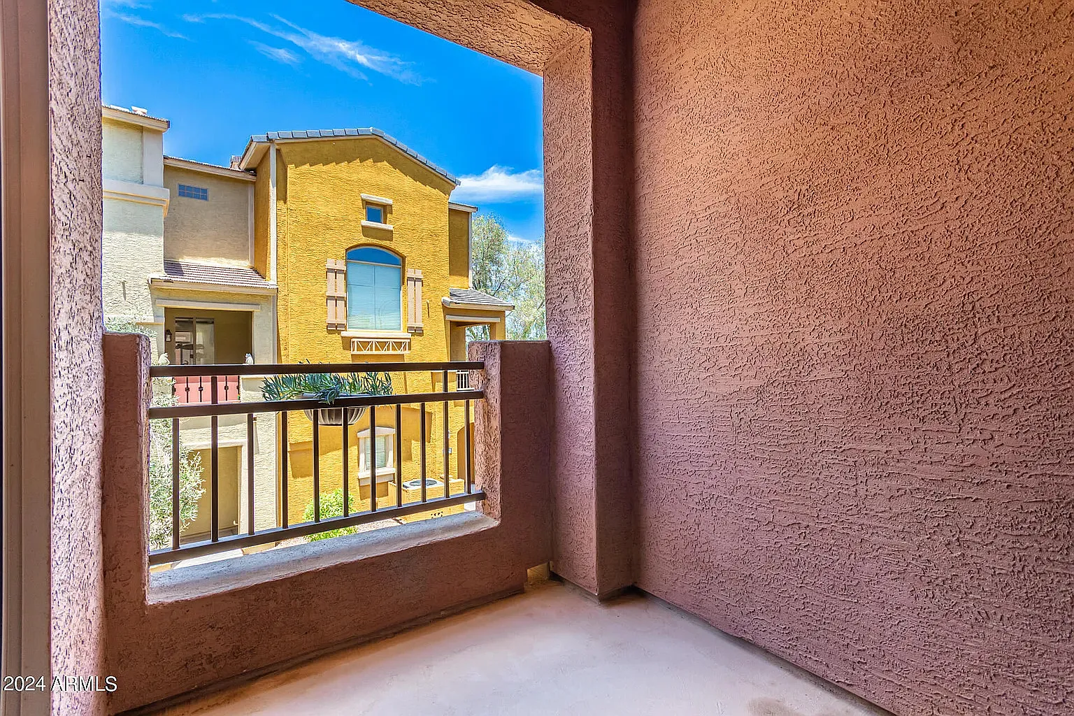 2 bed, 1100 sqft, $2,100 — Photo 3