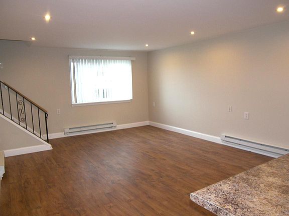 Open floor plan! Light and bright!