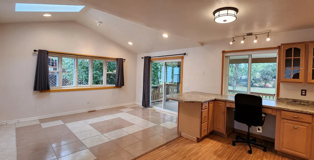 Building Photo - 8875 W 86th Ave
