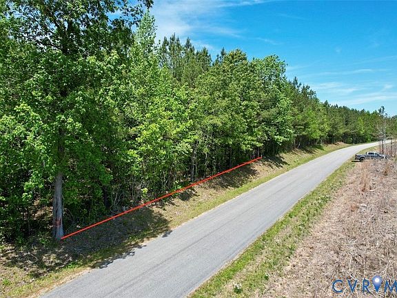 3rd image of 600 Red Oak Rd
