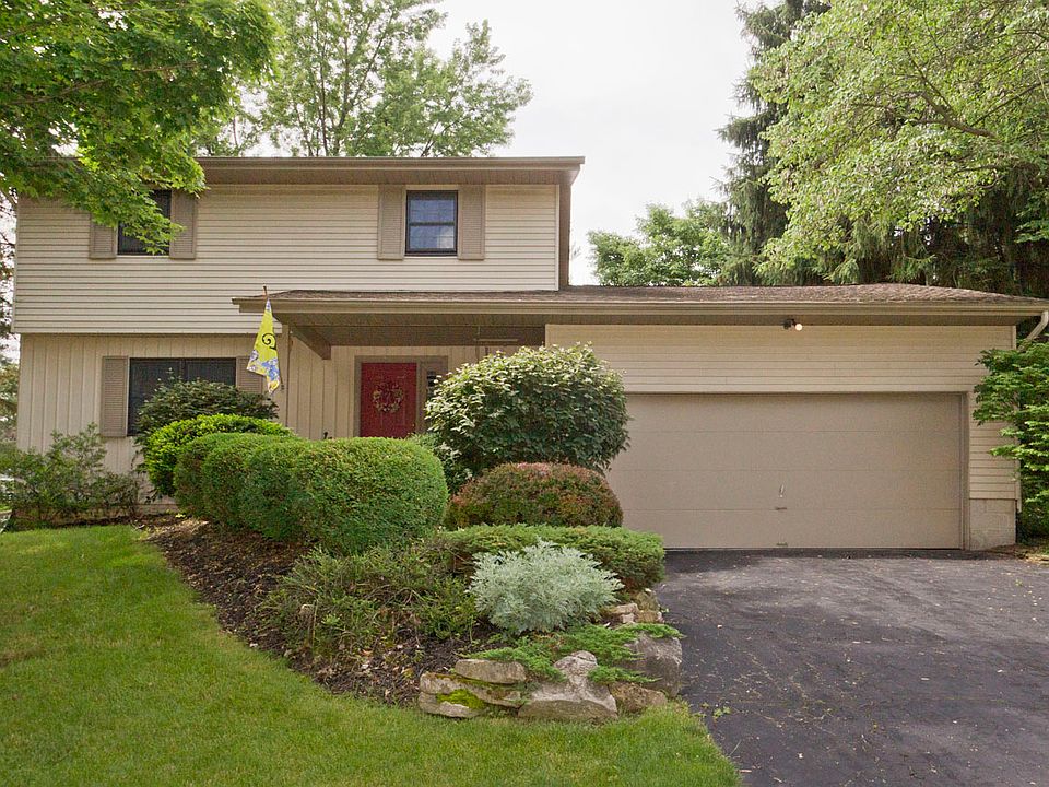 1st image of 152 Laurel Dr SW