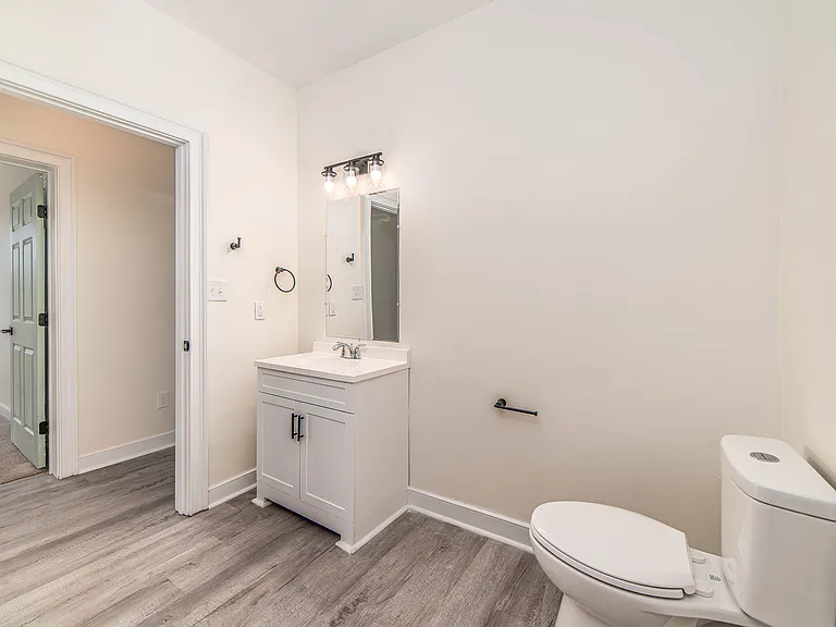 2221 Pretty Lake Ave — Photo 43