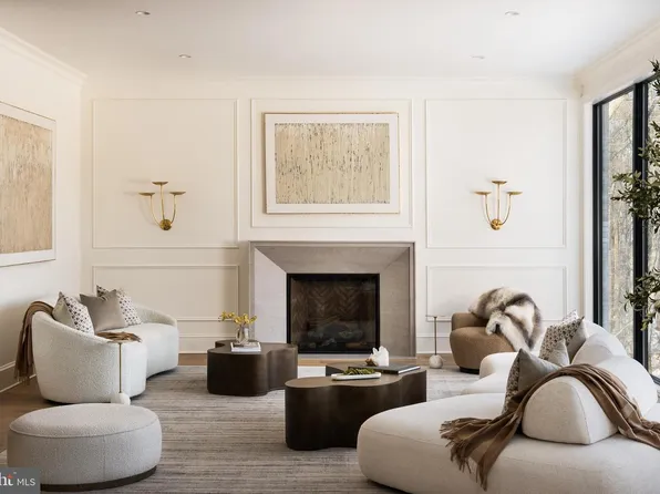 8634 Overlook Rd, Mc Lean, VA 22102