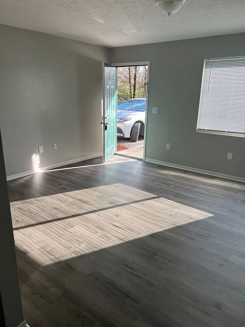 2 bed, 1.0 bath, 750 sqft, $1,395 — Photo 2