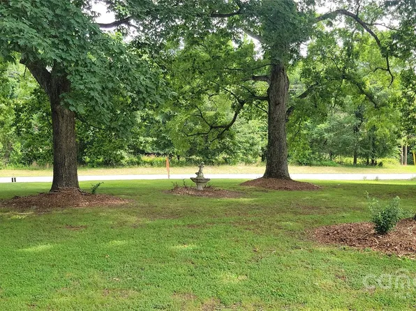 2208 Morehead Rd, Charlotte, NC 28262