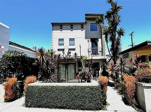 1826 W Balboa Blvd Photo 1
