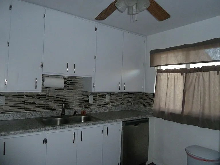 2209 Ivanhoe Dr — Photo 8