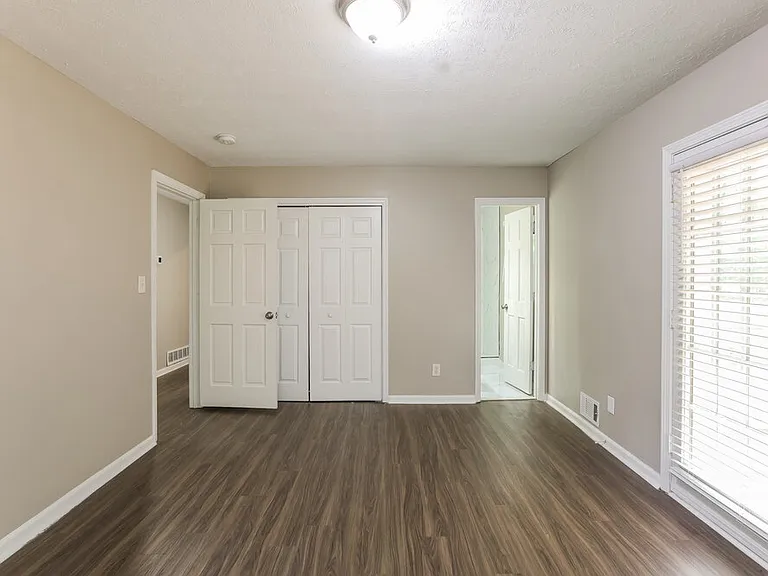 970 Kathryn Ct — Photo 9
