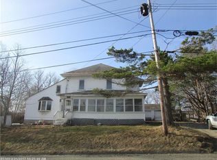 10 State St, Houlton, ME 04730