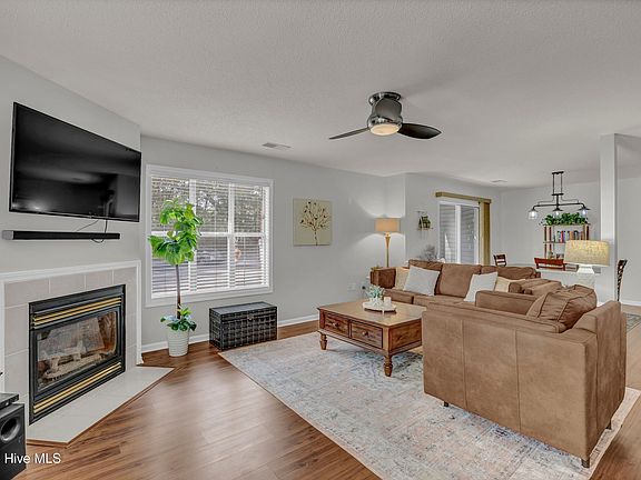 3rd image of 4126 Breezewood Drive Apt 101