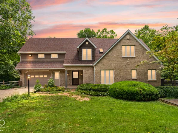 925 W Oakwood Ln, Paoli, IN 47454
