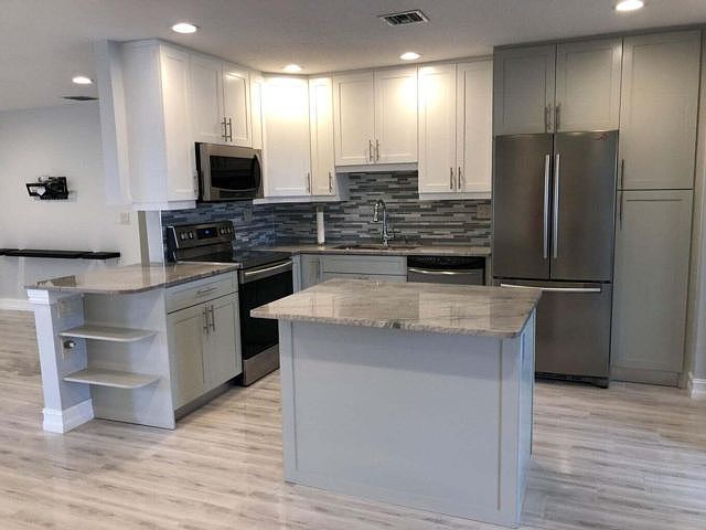 1st image of 5846 Mirror Lakes Blvd