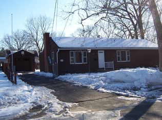 17 8th Ave, Chicopee, MA 01020