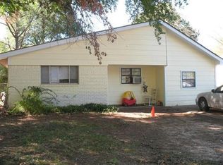 210 E Circle Dr, Russellville, AR 72801