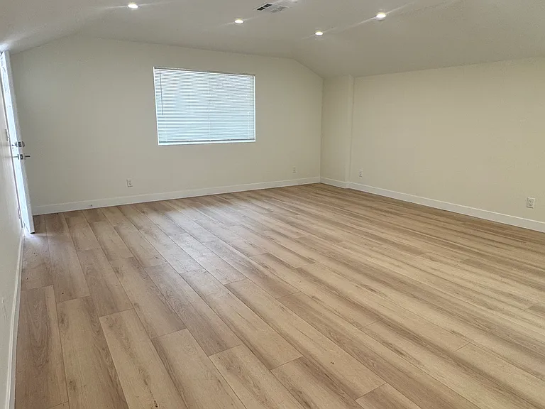 8811 Yates St — Photo 6