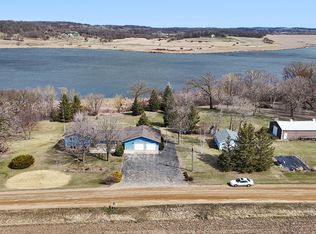 21588 280th St, Richmond, MN 56368