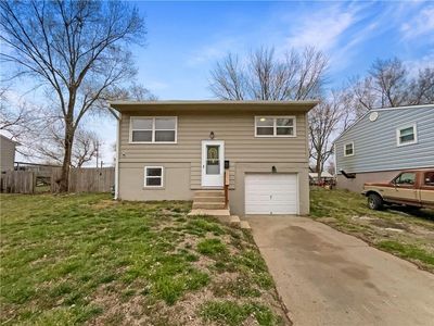 18200 E Shoshone Dr, Independence, MO, 64058