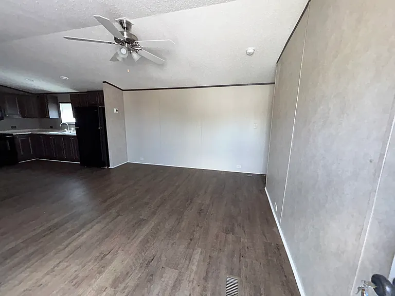 45 Riviera Courts Dr — Photo 2