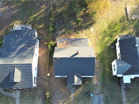 2nd image of 1402 Lynhaven Ave