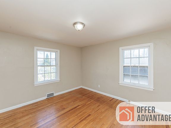 2nd image of 1469 Genesee Rd #1