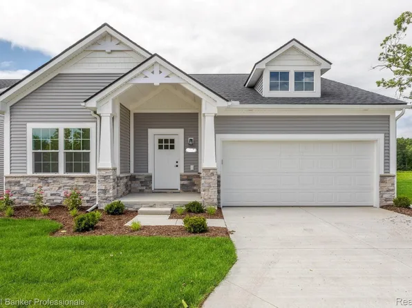 1419 Magellan Dr, Chelsea, MI 48118