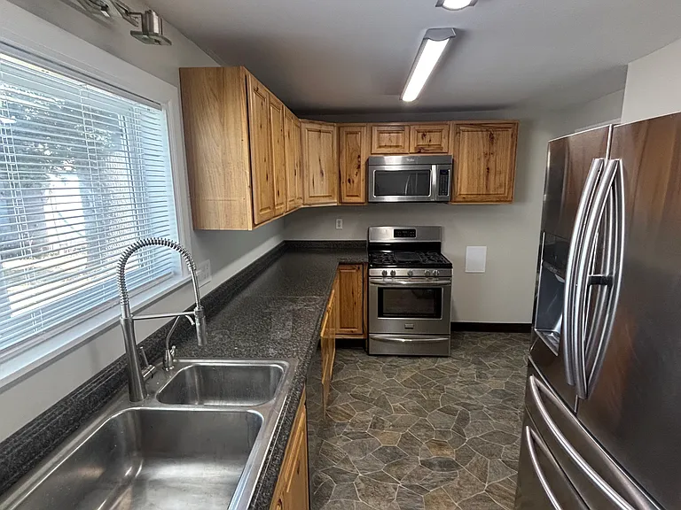 620 23rd St SE — Photo 10
